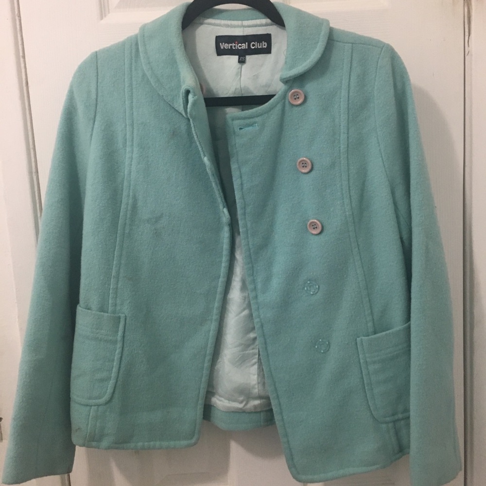 Selling a light blue coat for kids. Already used.